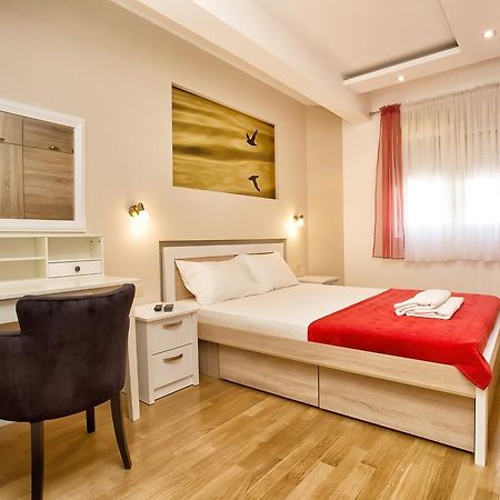 Lux Apartment Goodness โกตอร์ ภายนอก รูปภาพ