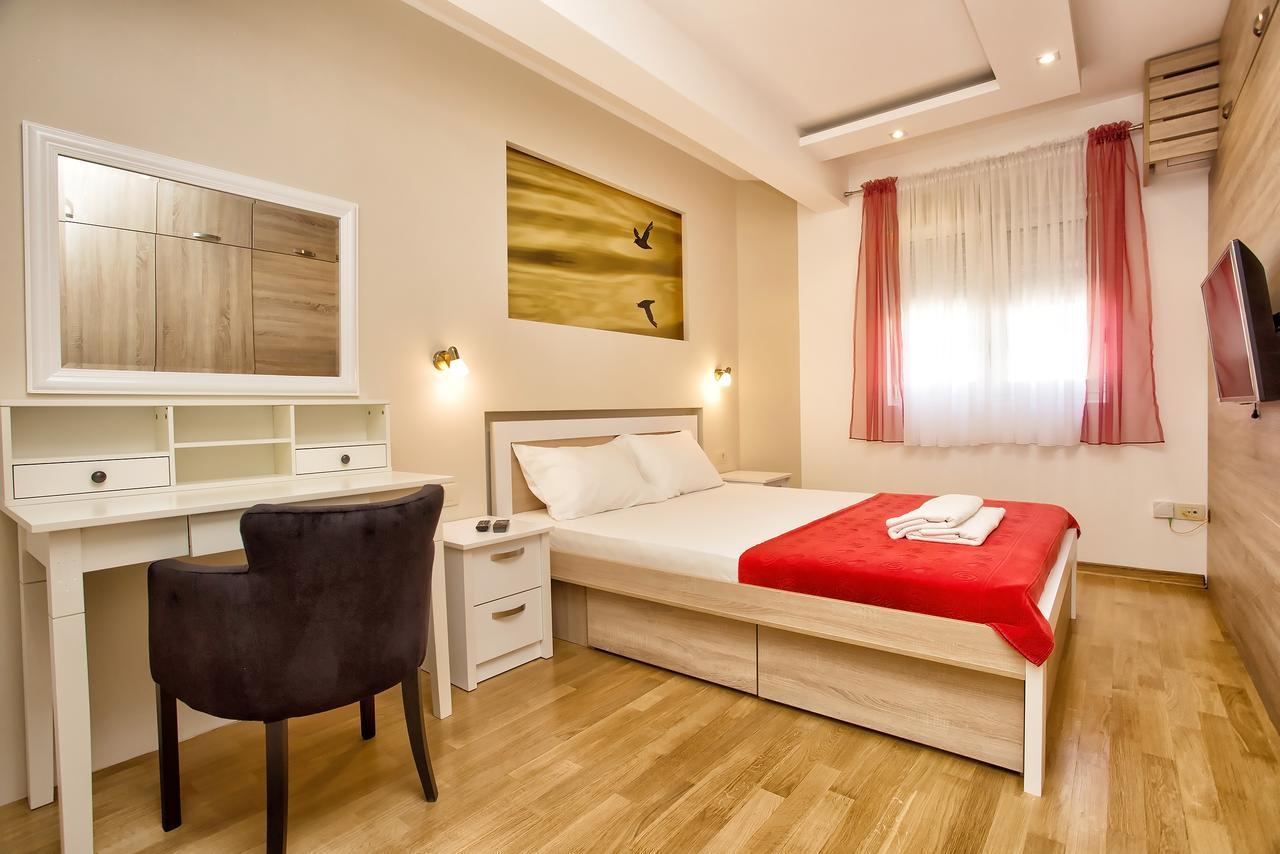 Lux Apartment Goodness โกตอร์ ภายนอก รูปภาพ