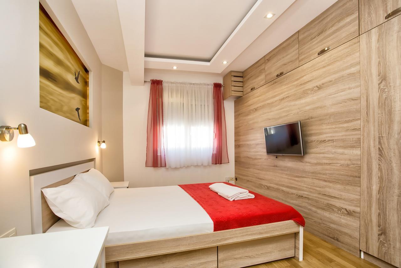 Lux Apartment Goodness โกตอร์ ภายนอก รูปภาพ