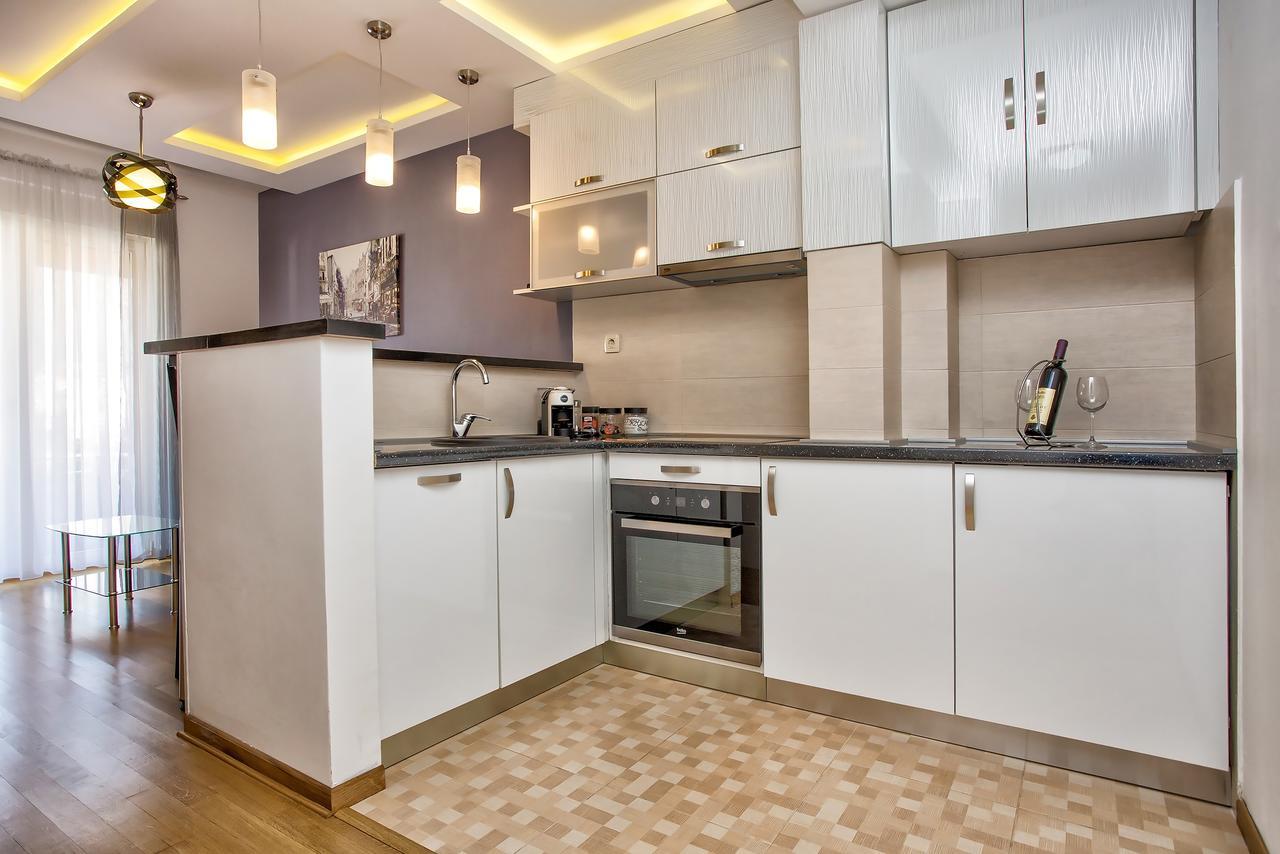 Lux Apartment Goodness โกตอร์ ภายนอก รูปภาพ