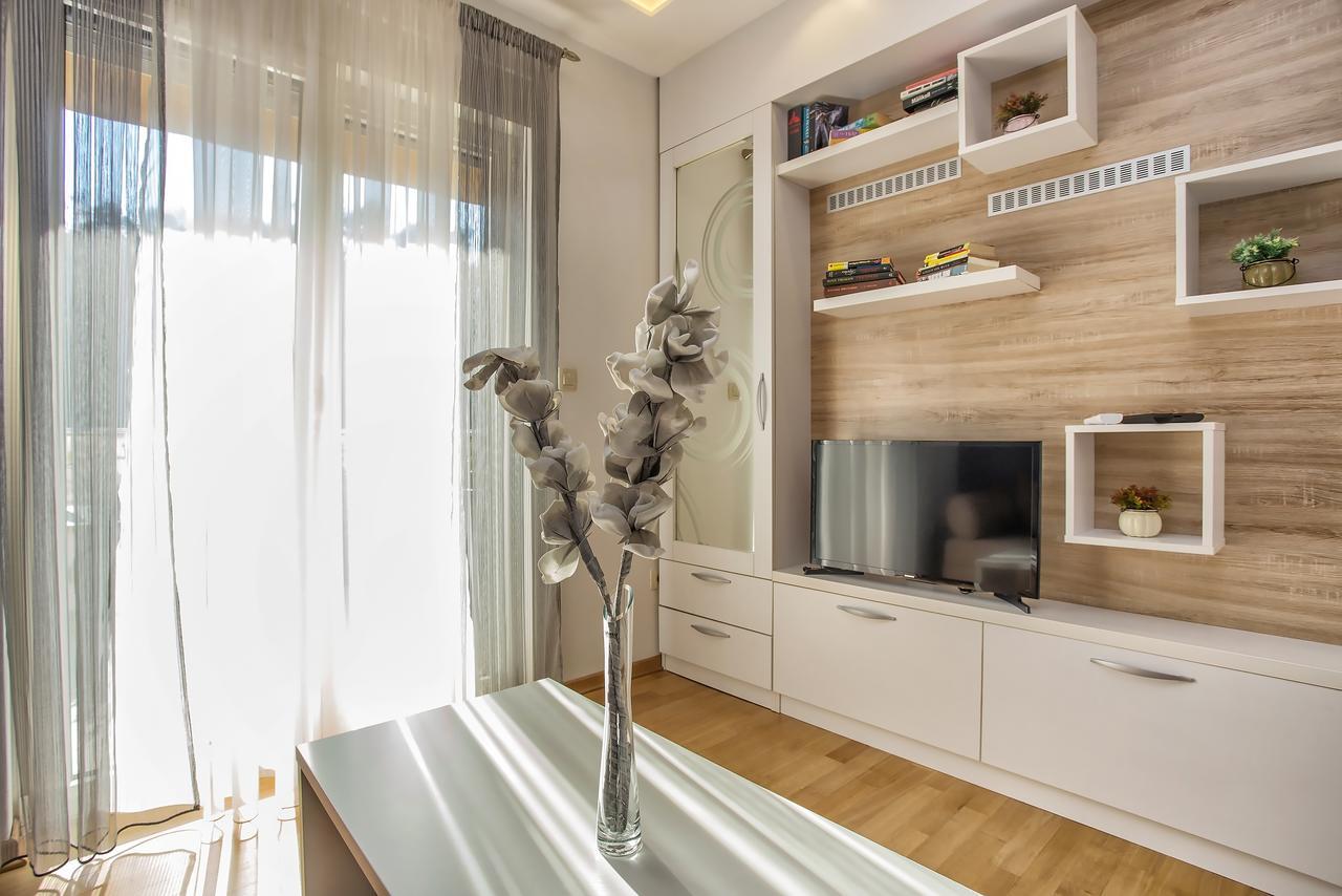 Lux Apartment Goodness โกตอร์ ภายนอก รูปภาพ