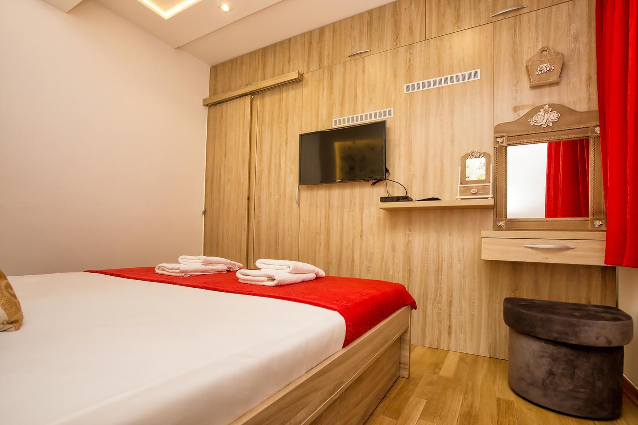 Lux Apartment Goodness โกตอร์ ภายนอก รูปภาพ