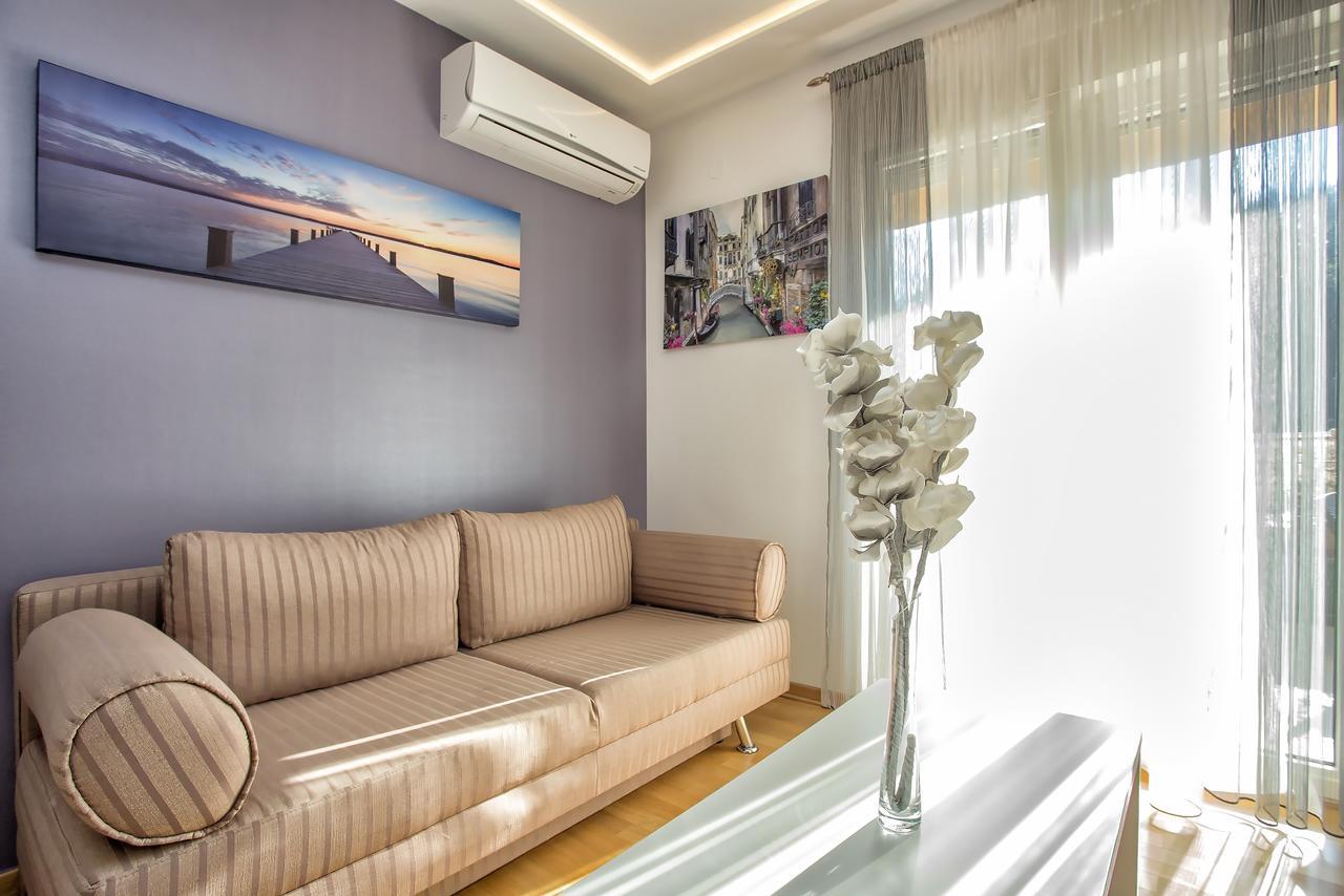 Lux Apartment Goodness โกตอร์ ภายนอก รูปภาพ