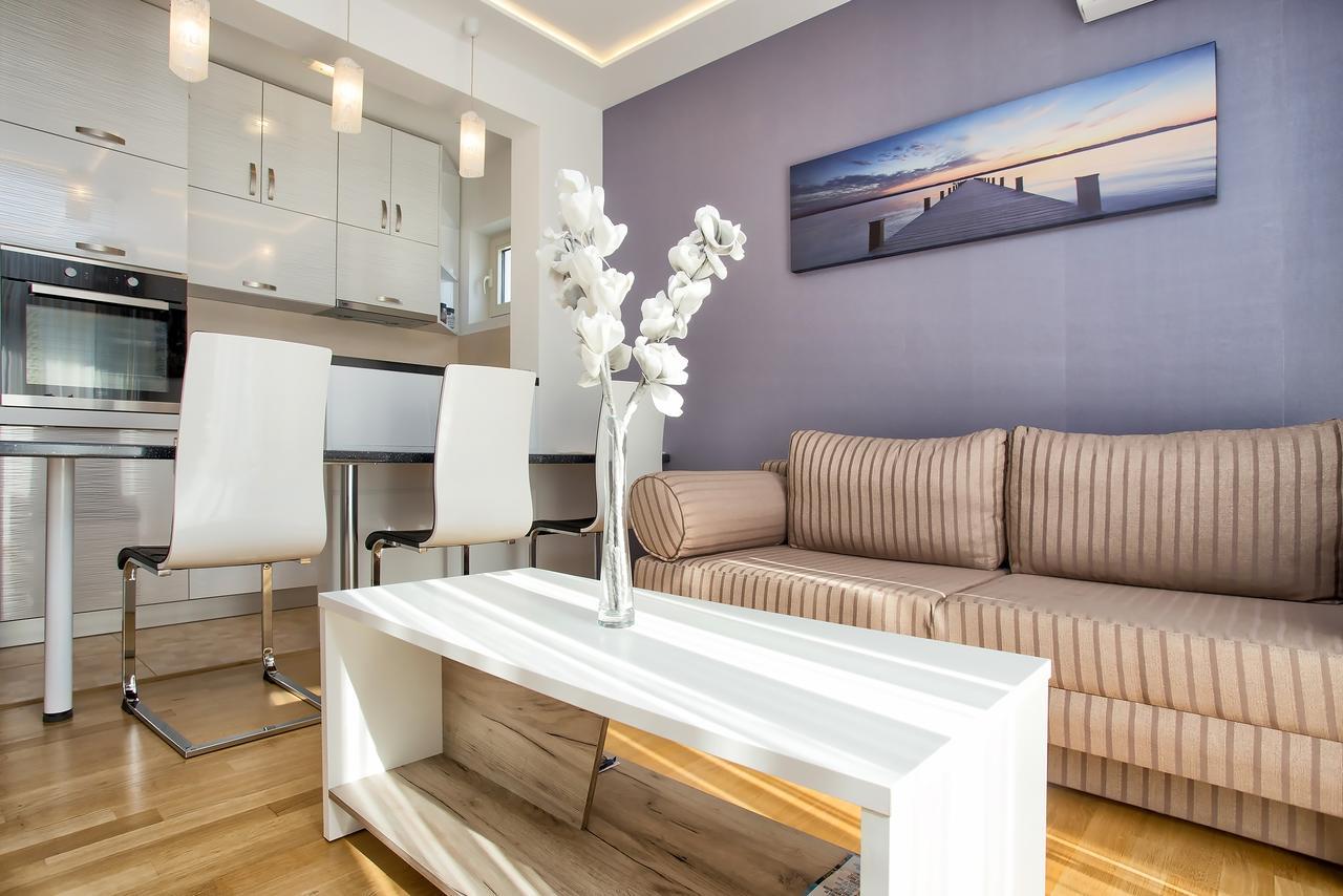 Lux Apartment Goodness โกตอร์ ภายนอก รูปภาพ