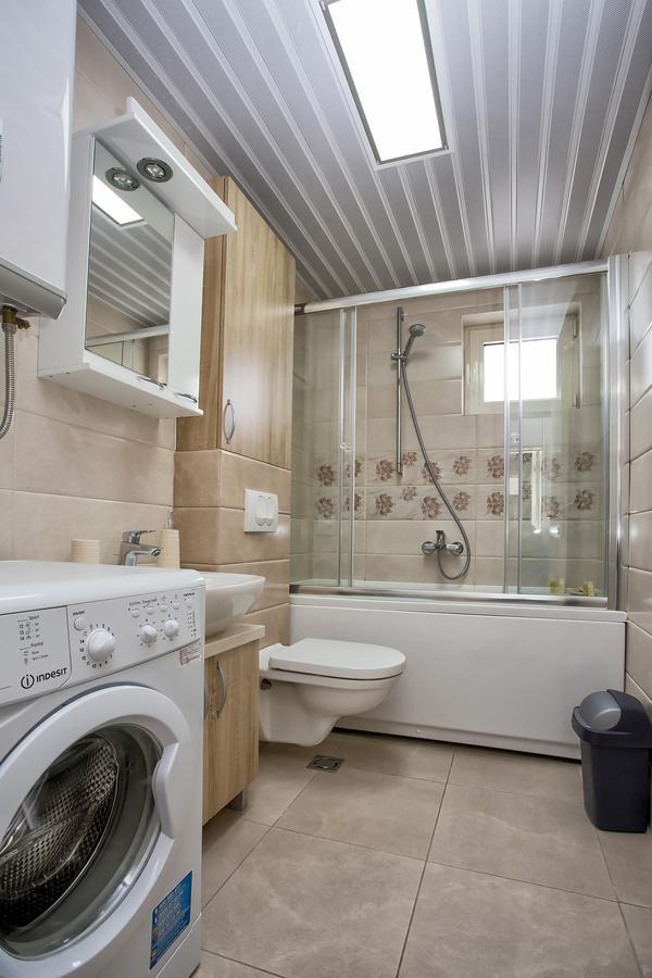 Lux Apartment Goodness โกตอร์ ภายนอก รูปภาพ