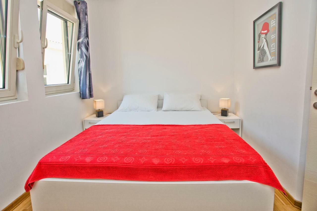 Lux Apartment Goodness โกตอร์ ภายนอก รูปภาพ