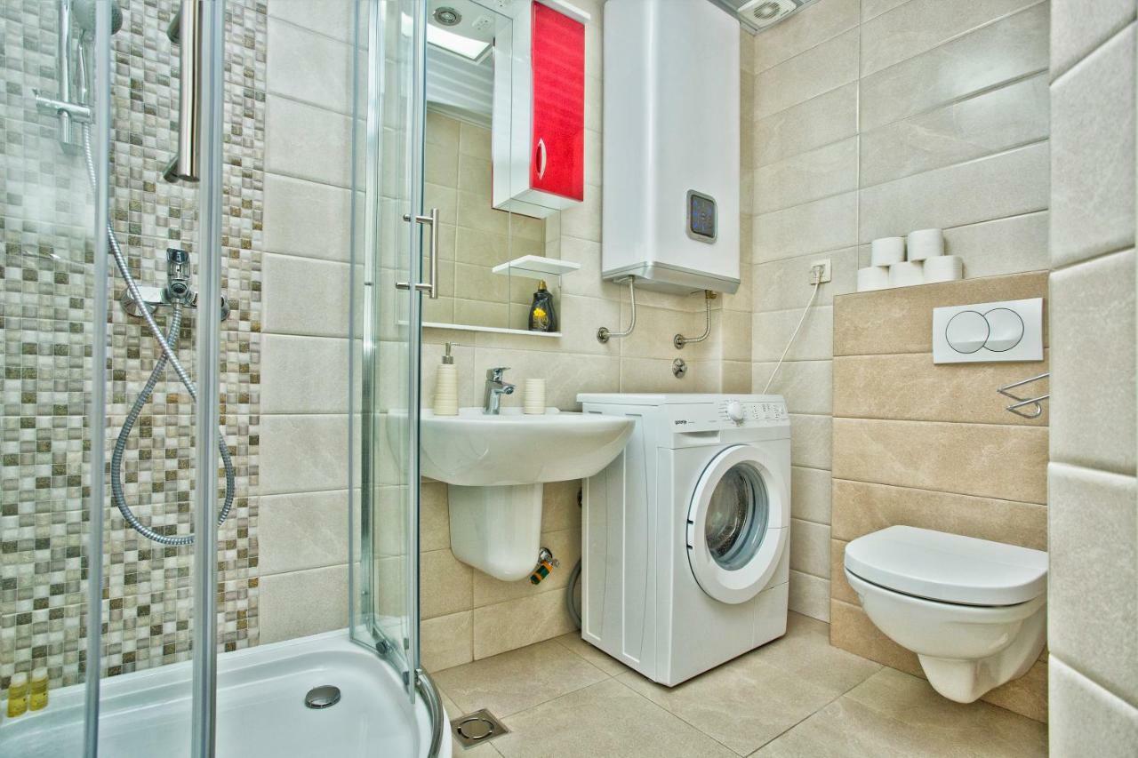 Lux Apartment Goodness โกตอร์ ภายนอก รูปภาพ