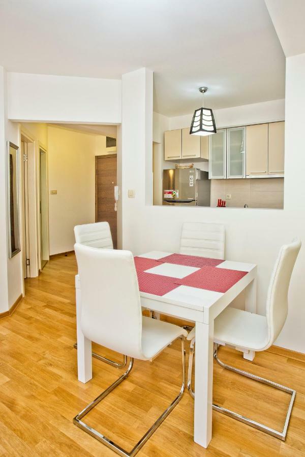 Lux Apartment Goodness โกตอร์ ภายนอก รูปภาพ