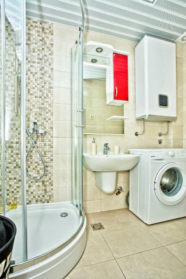 Lux Apartment Goodness โกตอร์ ภายนอก รูปภาพ